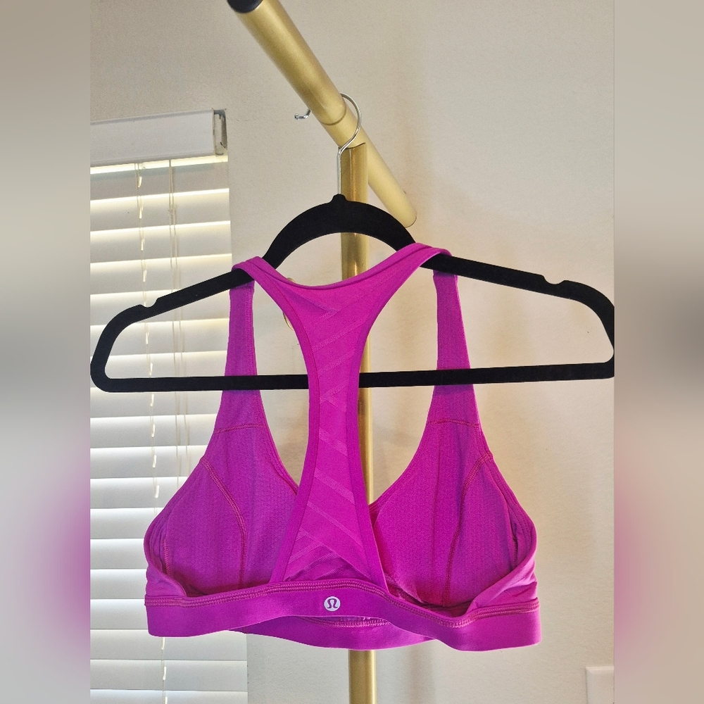 lululemon athletica Women's Pink Sports Bra‎